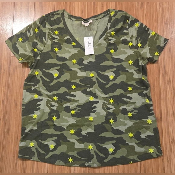 Style & Co. Tops - NWT Style & Co Green Camouflage Star Short Sleeve Tee